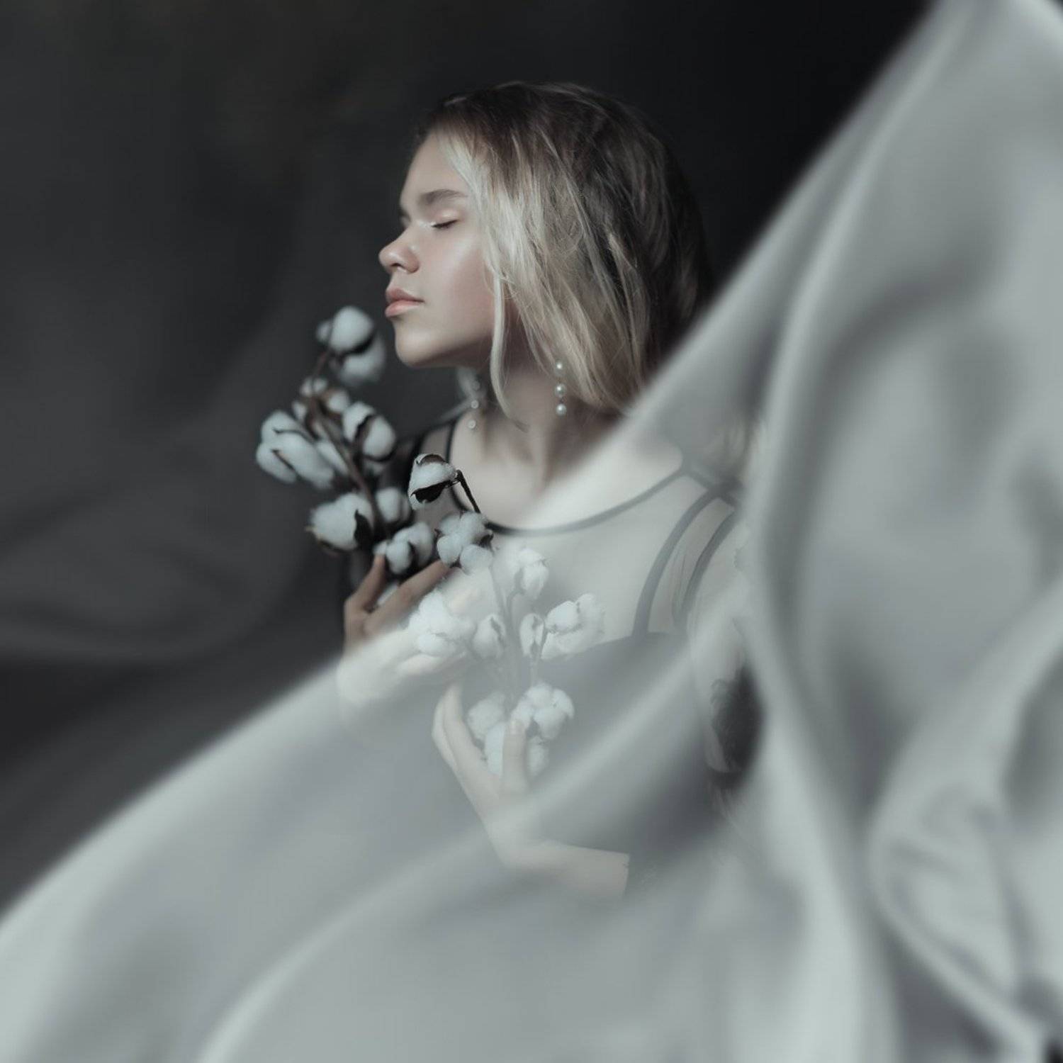 девочка девушка портрет кудри волосы girl portrait hair вуаль ткань ветер хлопок ветки цветы движение динамика, Вероника Баласюк