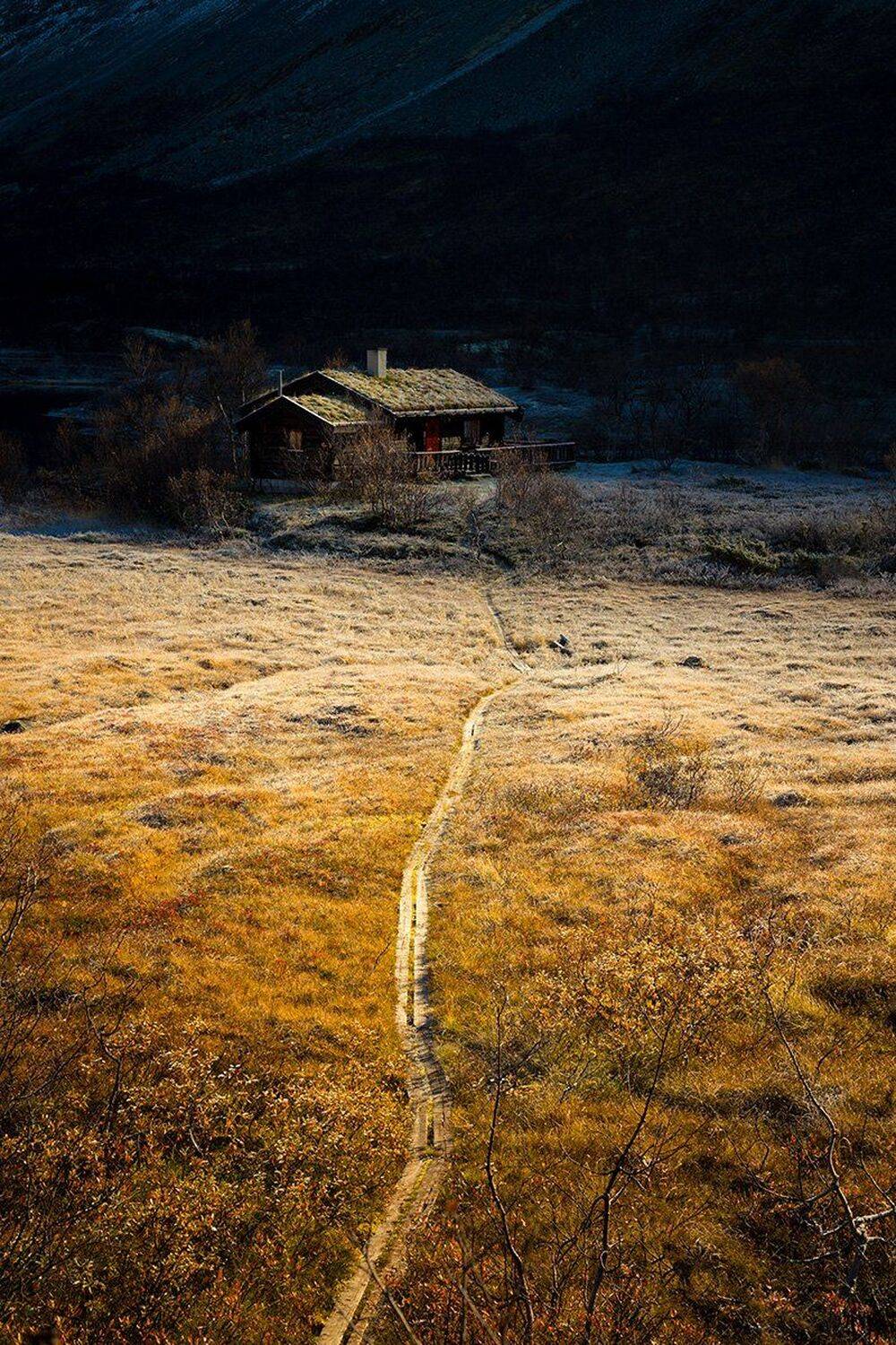 norway,norwegian,mountains,trollheimen,cabin,wooden cabin,autumn,frost,morning,sunrise,, Adrian Szatewicz