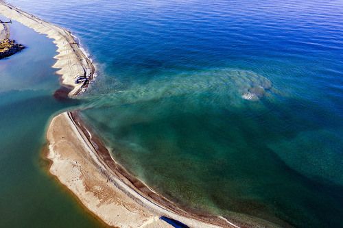 Впадение реки Бзыбь в Черное море