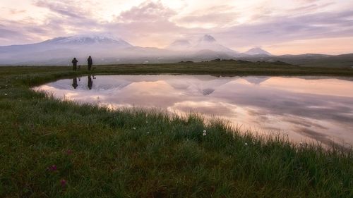 Фотографы за созданием шедевров.