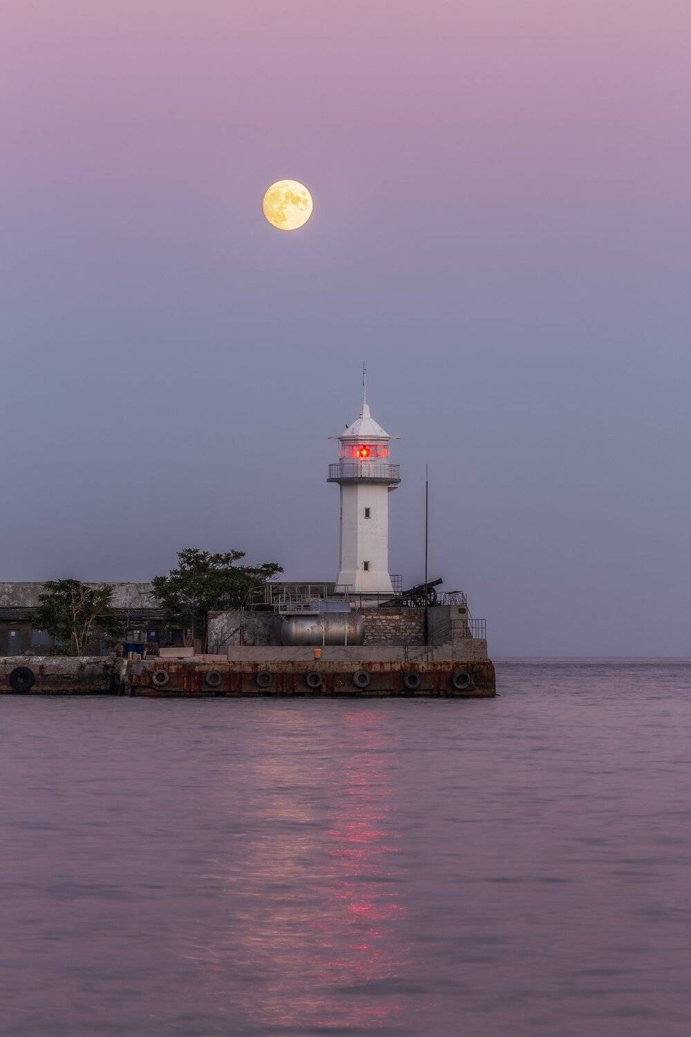 Крым, Ялта, маяк, закат, луна, море, пейзаж, природа, Россия, Мартыненко Дмитрий