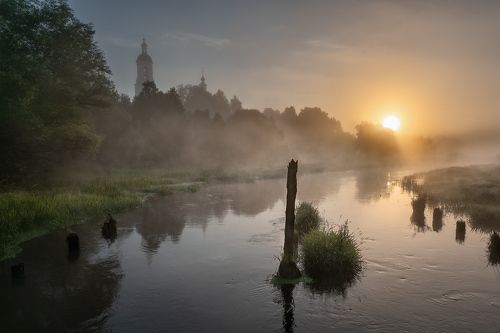 Туманная река