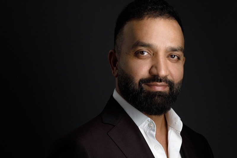 portrait, headshot, studio, close-up, canon, 100mm Dari фото превью