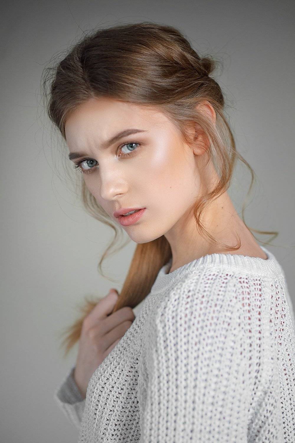 девушка, комната, черный, белый,  печаль ,красота ,грудь, красный, зеленый, Денис Лыткин