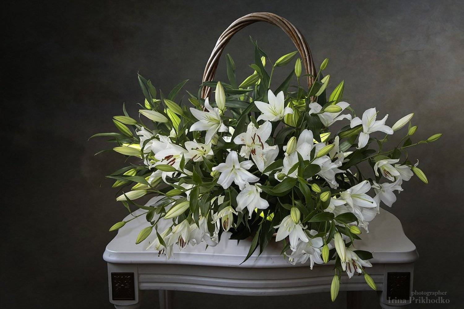 натюрморт, лилии, цветы, букет, корзина, винтажный, цветочный, Ирина Приходько