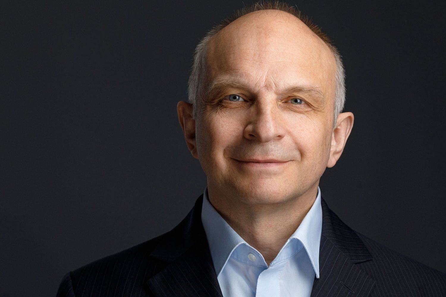 portrait, headshot, studio, close-up, canon, 100mm, Aleksandr Balakin