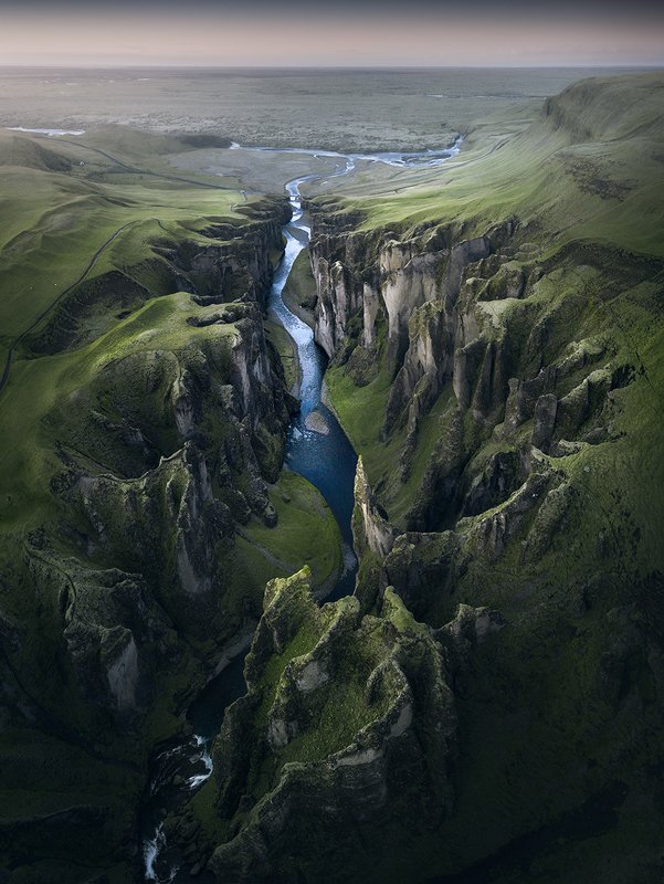 Fjaðrárgljúfur Canyon