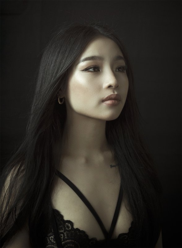 fine art , постановочная фотография ,жанровый портрет, губы , portrait  фото превью