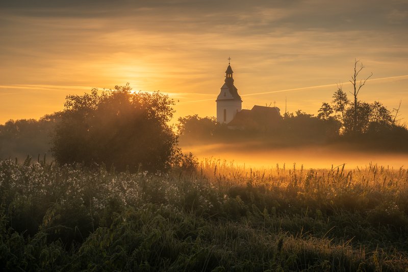 foggy, fog, morning, sunrise, landscape, nature, church, meadow Foggy morning in Jeziorka valley фото превью