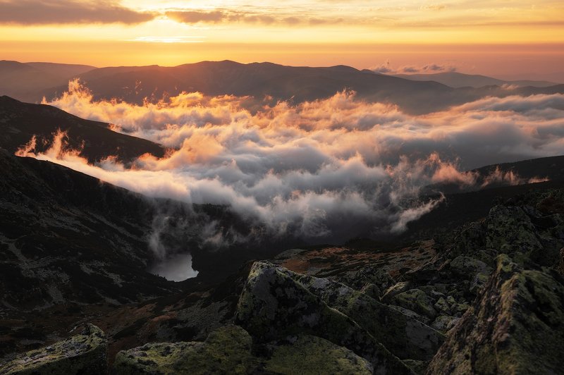 autumn, trees, fog, sunset, landscape, travel, nature, mountain, romania, cold, light Golden Sunset фото превью