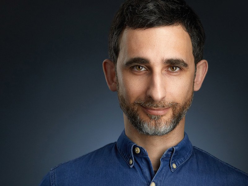 portrait, headshot, studio, close-up, canon, 100mm  фото превью