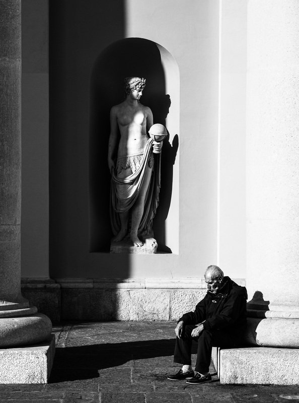 Люди и боги фото превью