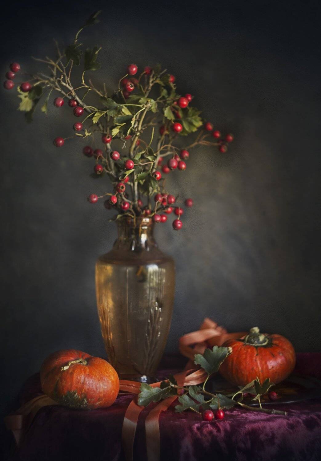 Натюрморт, боярышник, букет, тыква, лента, бархат, Лионелла Зимина