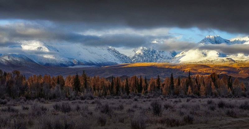 Осеннее утро в горах фото превью
