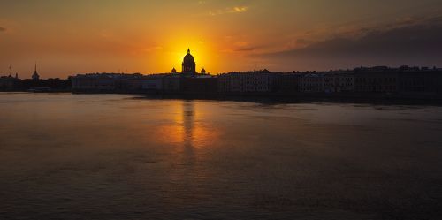 Утро великого города