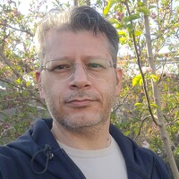 Портрет фотографа (аватар) Omid Mirshamsi