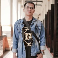 Портрет фотографа (аватар) Erlanuari