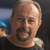 Портрет фотографа (аватар) Adrian Serniotti