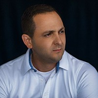 Портрет фотографа (аватар) John Noe