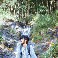 Портрет фотографа (аватар) Wishwa Jeewa (විශ්ව ජීව)